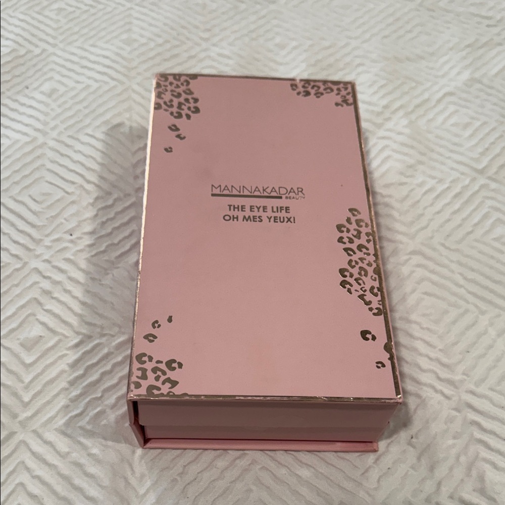 Manna Kadar Pink False Eyelash Set with Gold Logo